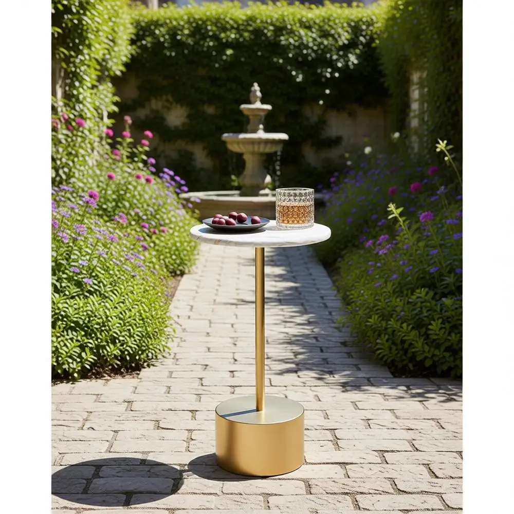 

Золотой круглый журнальный столик для небольших помещений и приставные столики-подставки