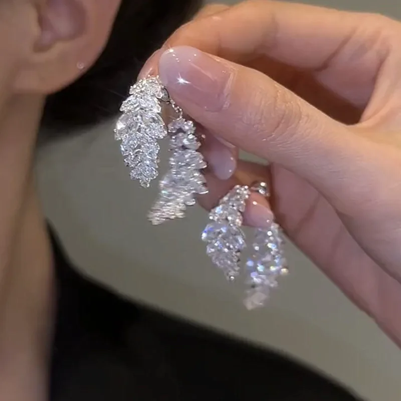 New Trend Unique Elegant Zircon Leaf Earrings For Women Fashion Crystal Earring Wedding Party Premium Jewelry Gift