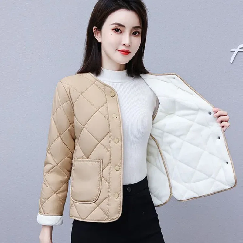 Parka Women Slim Short Coats Jackets 2023 Winter Cotton-Padded Single Breasted Splicing Frivolous Warm Skinny Small Parkas Woman