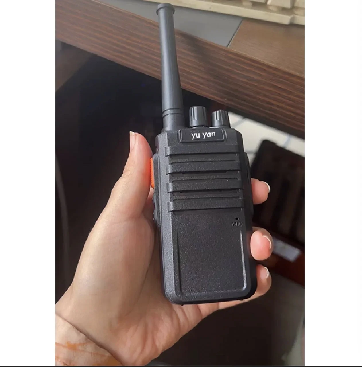 Hot sale china manufacture quality walkie-talkie two-way radio walkie long range 1-3km waki taki