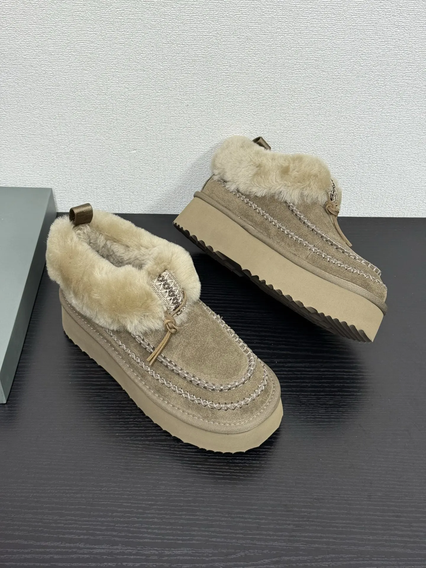 الشتاء المرأة أحذية بوت قصيرة 2025 جلد البقر العلوي الصوف بطانة أسلوب بسيط أحجام 35-39 موضة جديدة الأحذية للسيدات #1