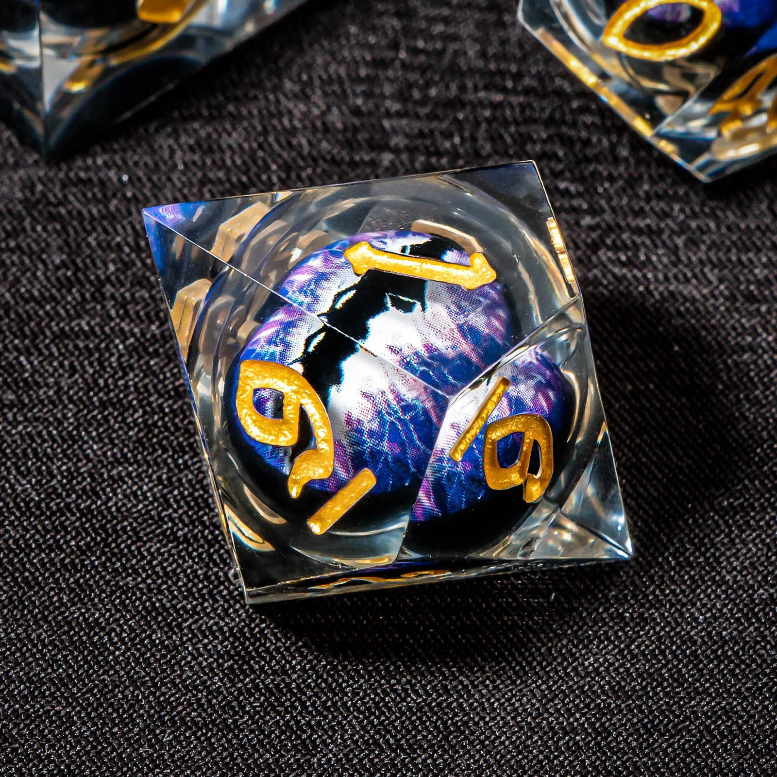 7피스 DND 액체 주사위 세트 날카로운 가장자리가 있는 수제 디자이너 수지 주사위, 던전 및 드래곤 RPG 탁상 게임에 적합