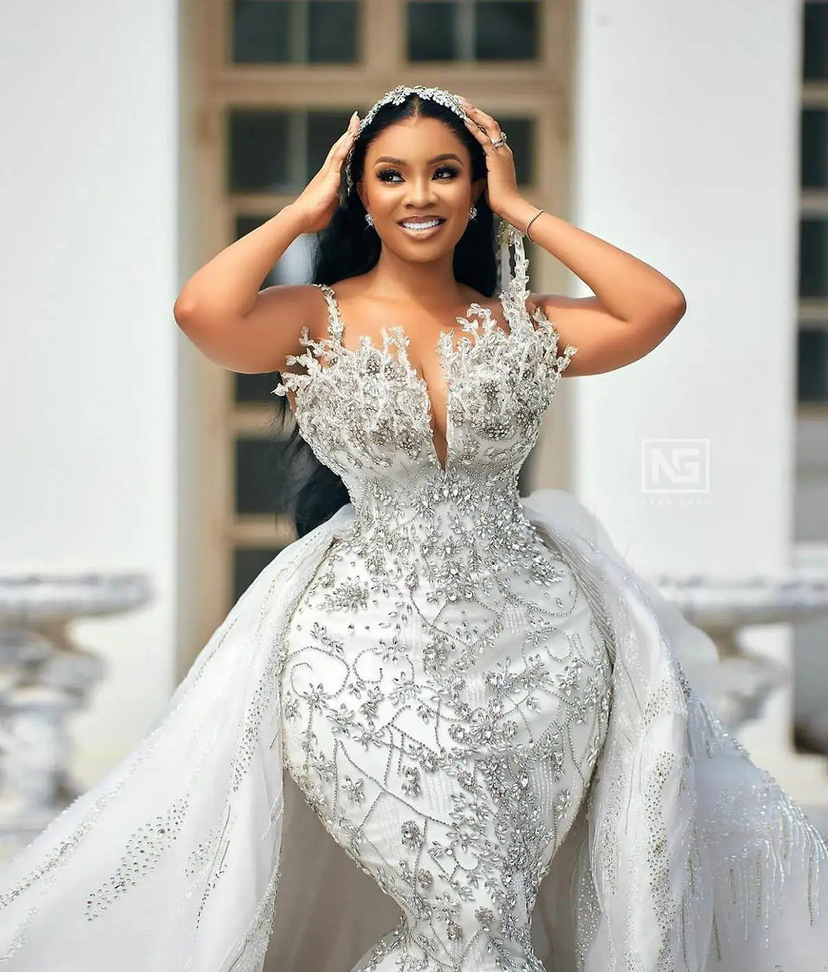 Customized African Luxury Crystal Beading Wedding Dresses With Detachable Train Full Beads Bridal Gowns Custom Made Dress