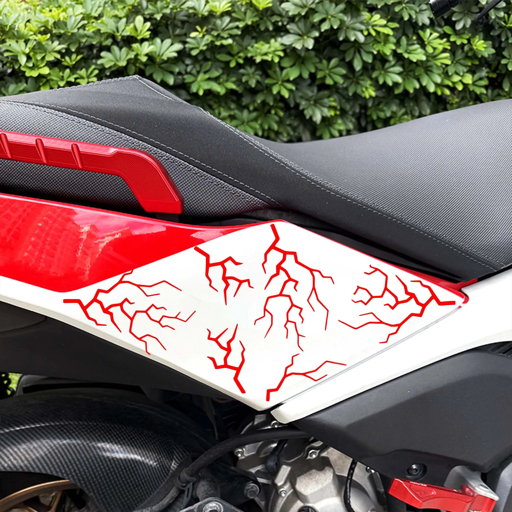 

Waterproof, Decorative Car Sticker for Motorcycle Helmets, Fuel Tanks Graffiti Style Lightning Motorcycle Sticker