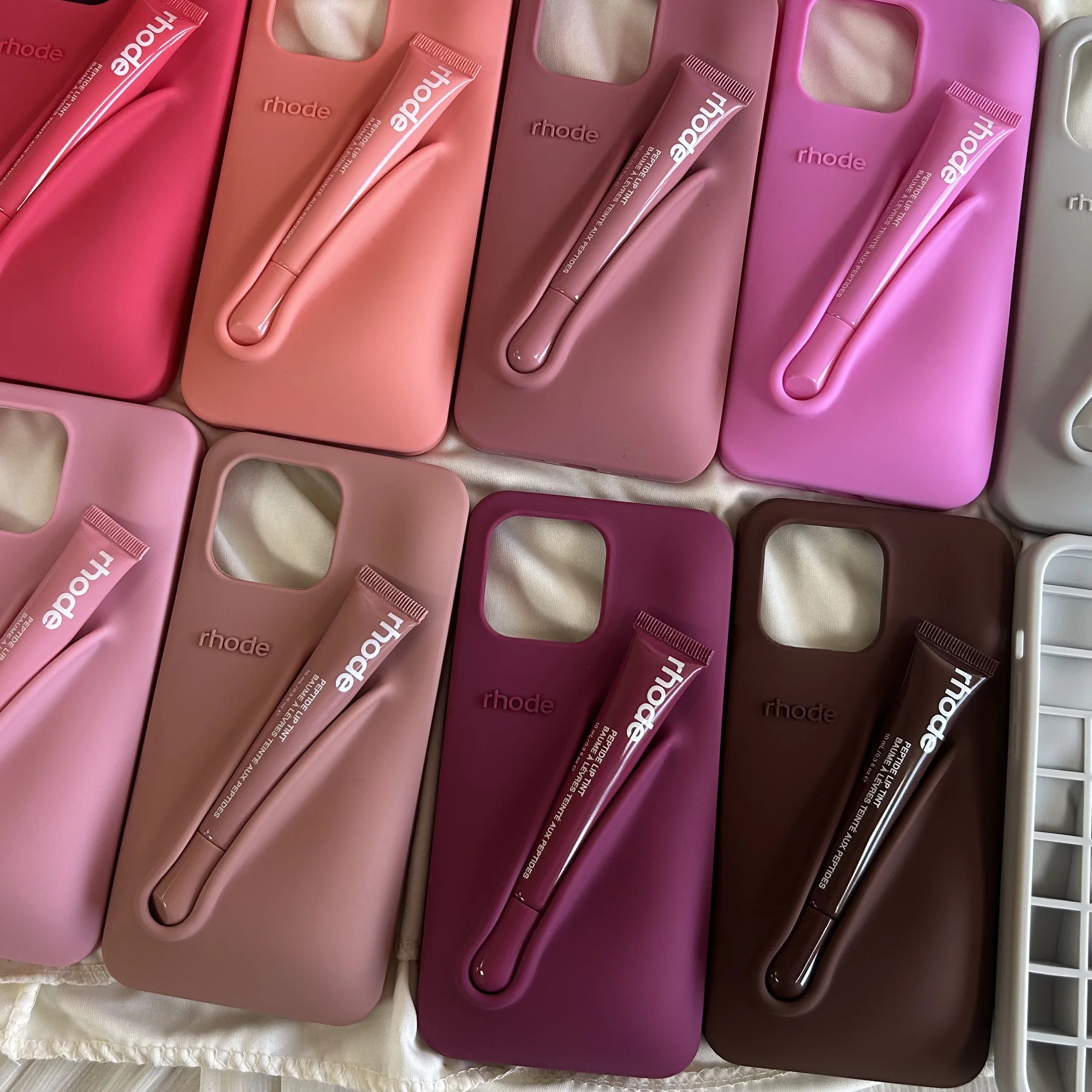 

Осеннее издание, новый держатель для губ Rhode DIY, мягкий силиконовый чехол для iPhone 16, 15, 14, 13, 12, 11 Pro Max Plus, чехол-подставка для телефона