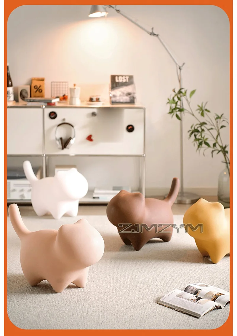 Nordic Design Modern Low Stool, PE Plastic Eco-environment Animal Type Outdoor Cat Small Stool Chair For Change Shoe