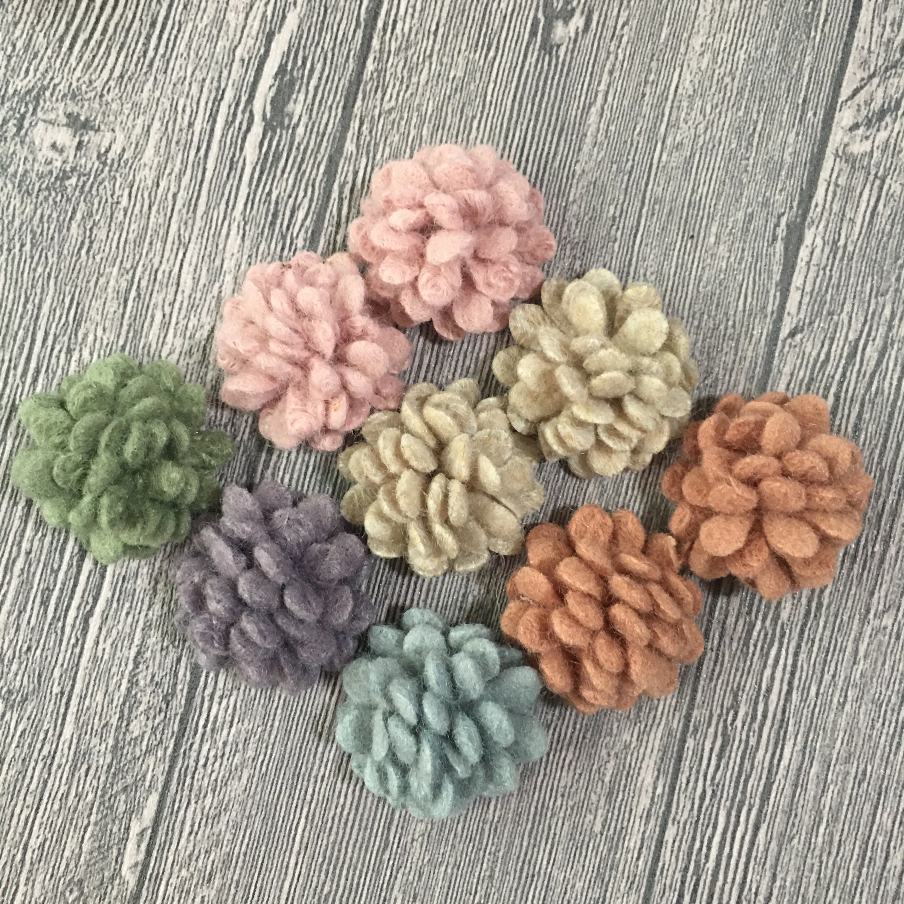 New 10Pcs/Lot Flat Back 3.8cm Ball Felt Wool Flowers For DIY Accessories  Decoration For Dress Home  Halloween Christmas