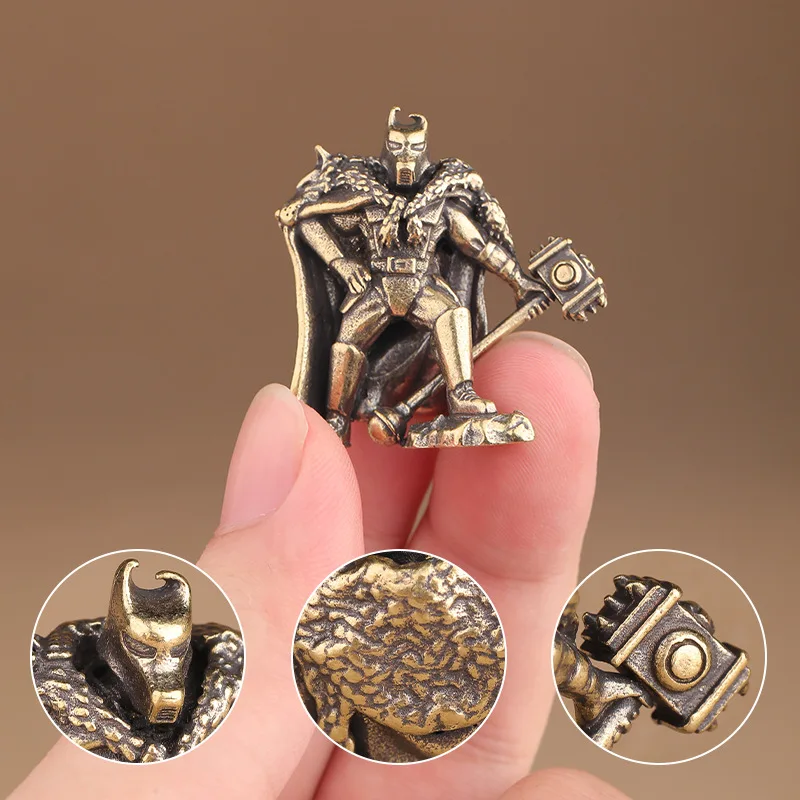 Solid Brass Hammer Warrior Small Statue Desktop Ornaments Retro Cloak Hero Miniatures Figurines Home Decoration Crafts Decors