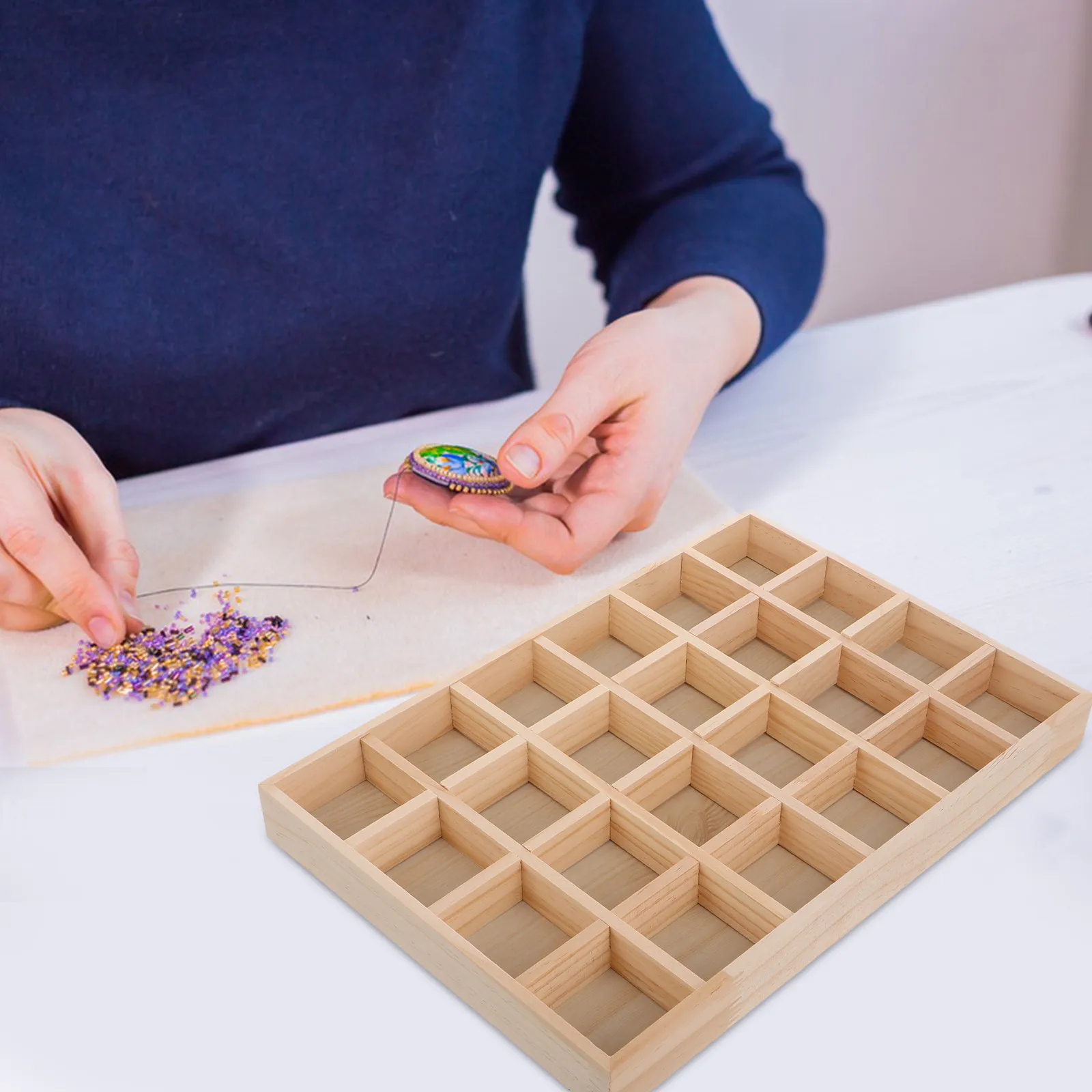 

Solid Wood Jewelry Tray Natural Grain Compartment Organizer for Displaying Storing Jewelry Accessories Necklaces Bracelets Rings