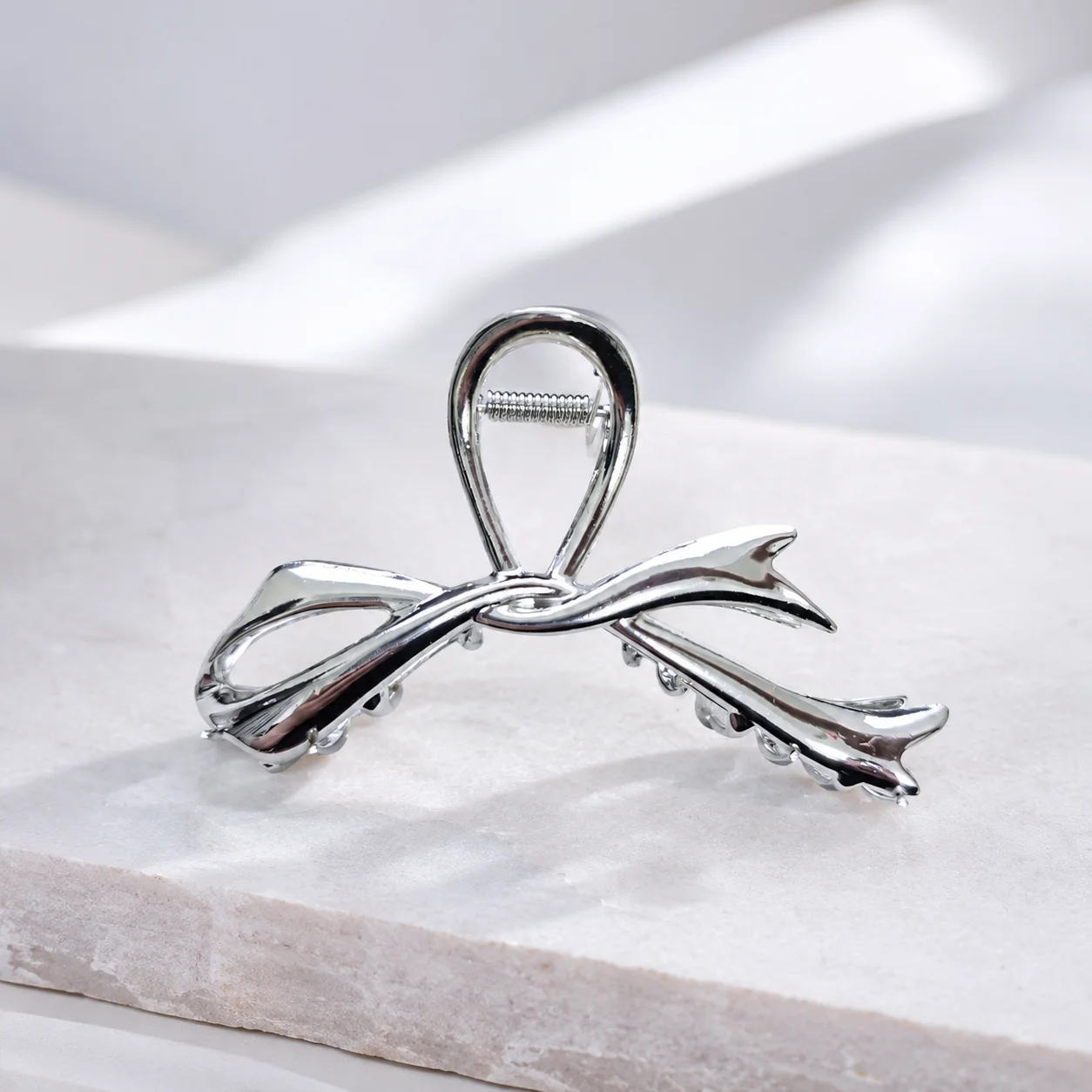 Alloy Bow Hair Claw Clip for Women Girls Metal Ribbon Hair Crab Clamp Non Slip Elegant Bun Holder Fashion Hair Accessories Daily view 6