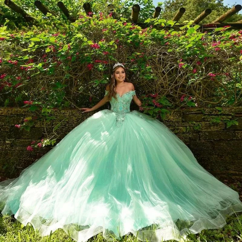 

Luxury Green Quinceanera Dress 2024 Ball Gown Princess Chapel Train Flower Applique Sweet 15 16 Birthday Party Gown Pageant Miss