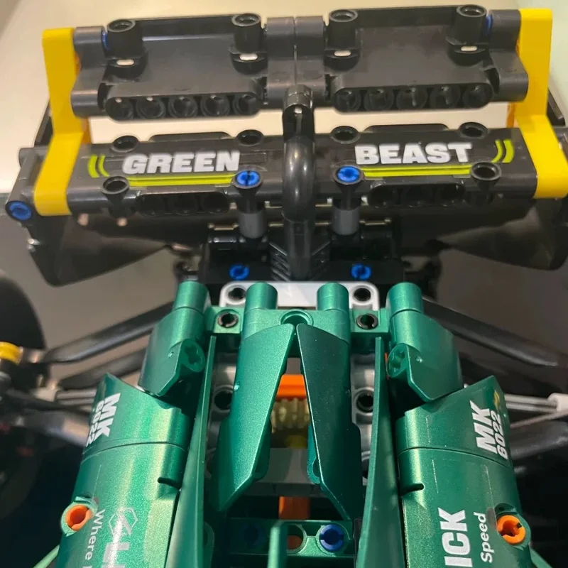 MK6022 1912PCS 1:8 New Technic Martin Aramco AMR25 Building Blocks MOC Sports Car DIY Assembly Model Set Toy Gifts for Boy Decor - view 6
