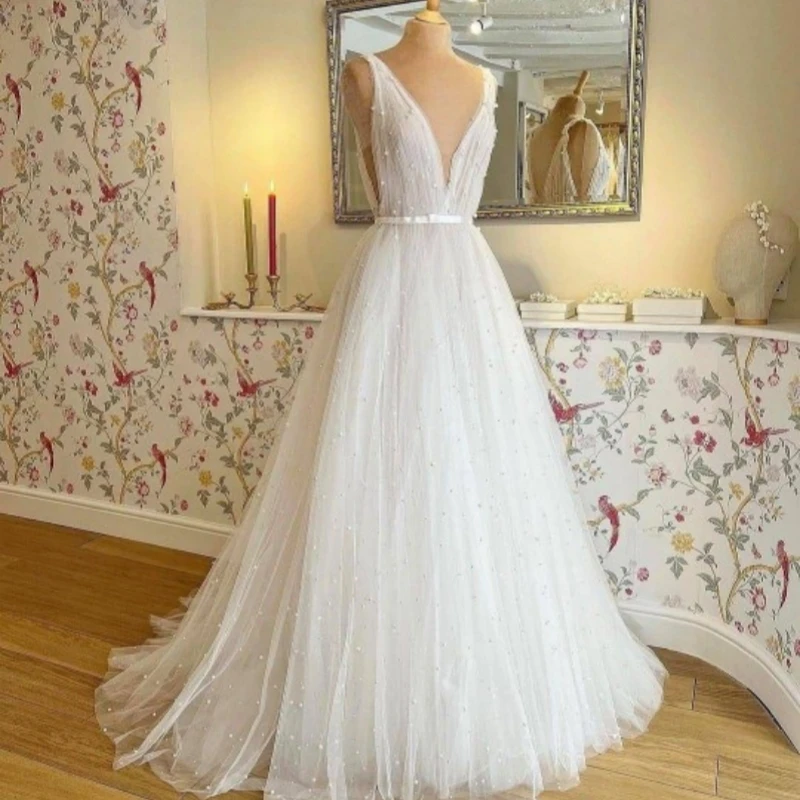 

Simple Wedding Dresses 2025 Customized V-Neck Sleeveless Long Bride Dress Beading Pearls Sweep Train Tulle Elegant Party Gown