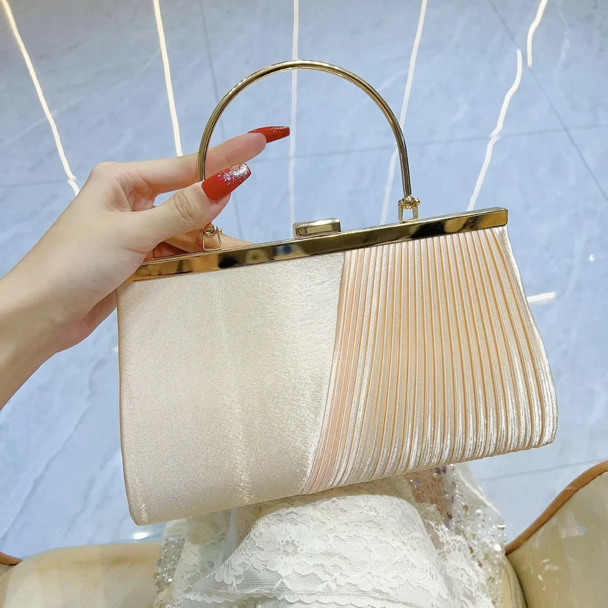 

Pleated Evening Handbag Women Top Handle Glitter Day Clutch Ladies Wedding Dinner Dressed Clip Bag Diamond Party Purse Gold