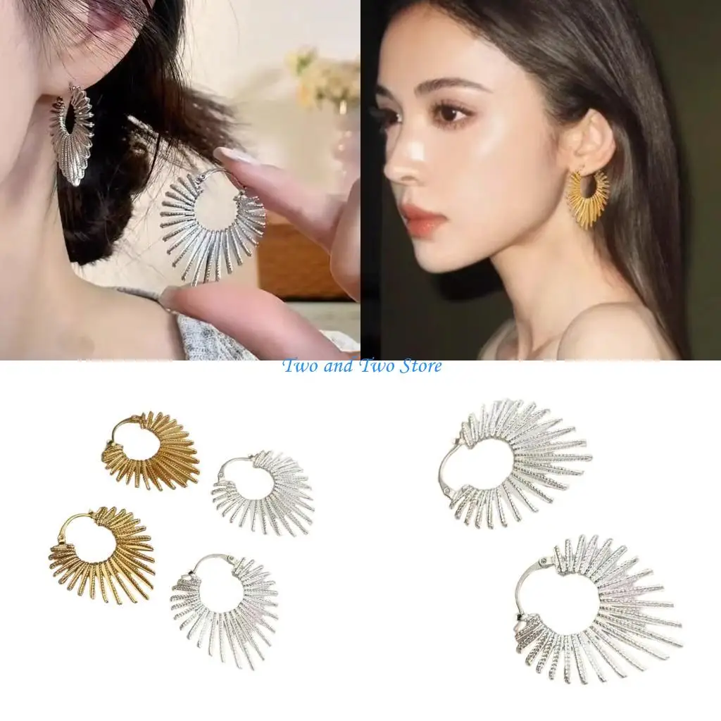 

HX6F Pair of Exaggerated Lines Heart Earrings Alloy Fashion Designs Stylish Accessory