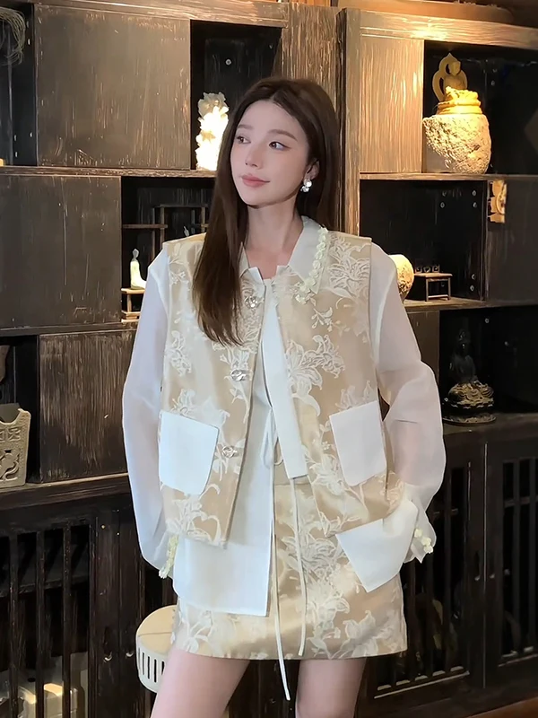 

Элегантный новый комплект в китайском стиле из трех предметов: модный женский ансамбль из рубашки, жилета и короткой юбки для весны и осени