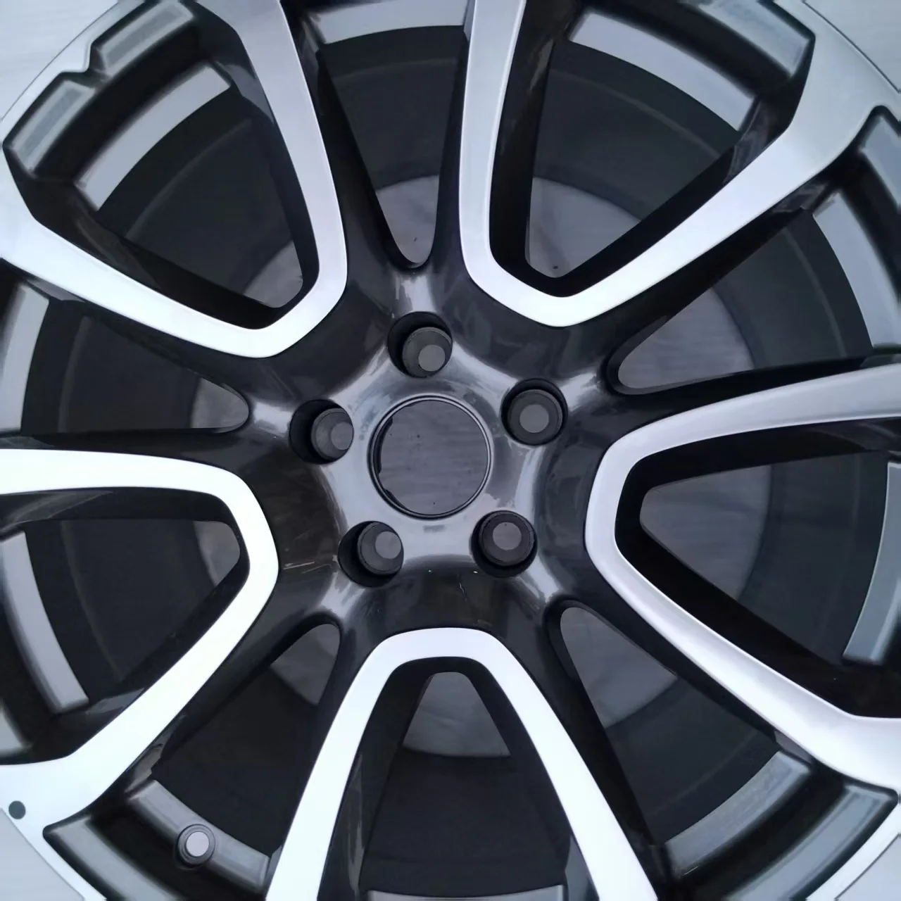 

980161083 Rear Wheel High Quality Factory Finish Perfect No Scratch