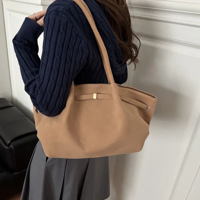 Vintage Wildleder-Umhängetasche für Damen, Minimalistische Große Kapazität Tragetasche, Elegante Retro-Umhängetasche für Tägliche Anlässe, Dating und Reisen – Detail 7