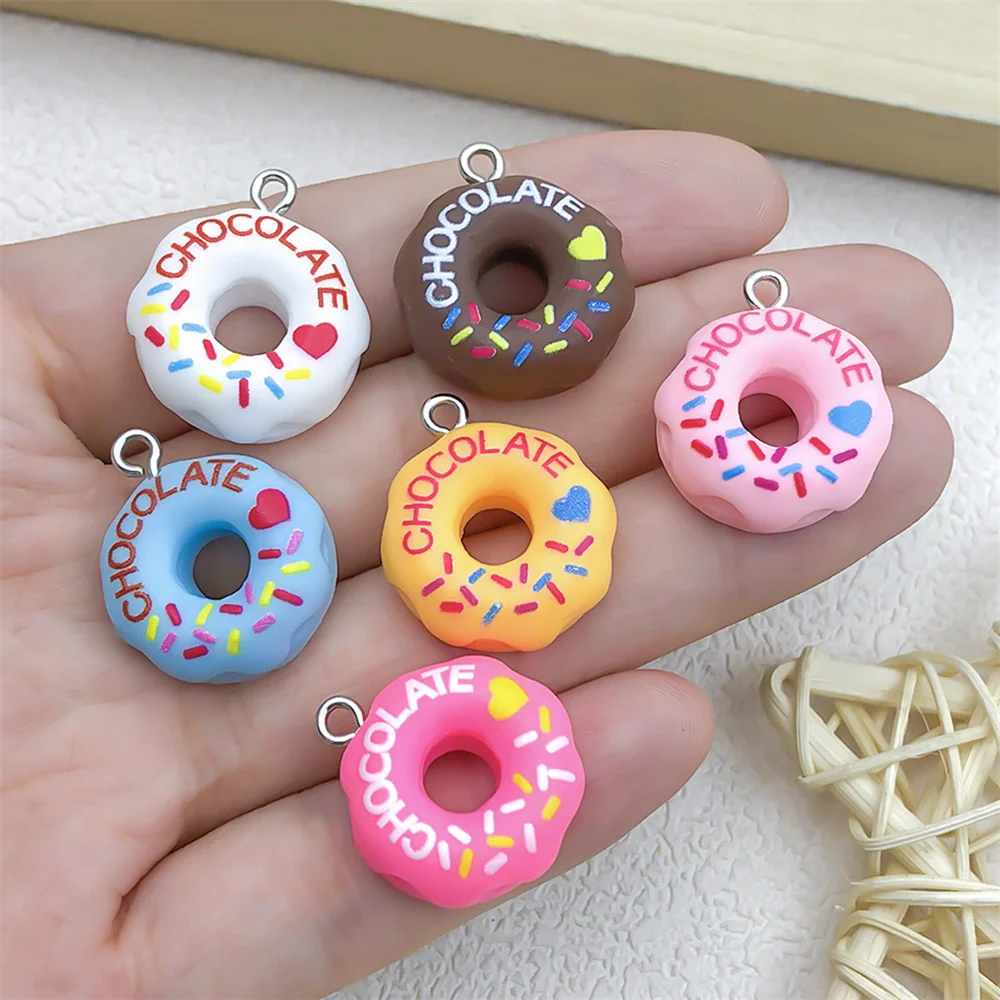 12 Stück bunte Kawaii süße Dessert Harz Anhänger schöne Donuts Charms für Schmuck machen DIY Halskette Armband Schmuck