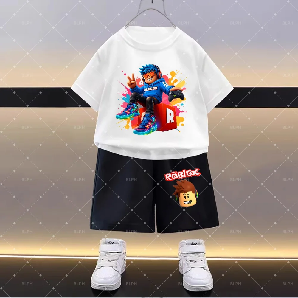Conjunto de Camiseta Infantil com Estampa de Menino Gamer em Desenho Animado, com Headset e Controle de Jogo, Apresentando Elementos do Roblox, Traje 