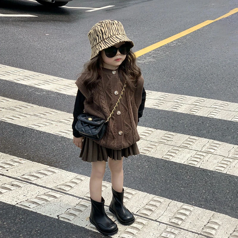 

Girls' Suit 2024 Autumn New Retro Twist Woven Vest Solid Color Bottoming Shirt Pleated Three-Piece