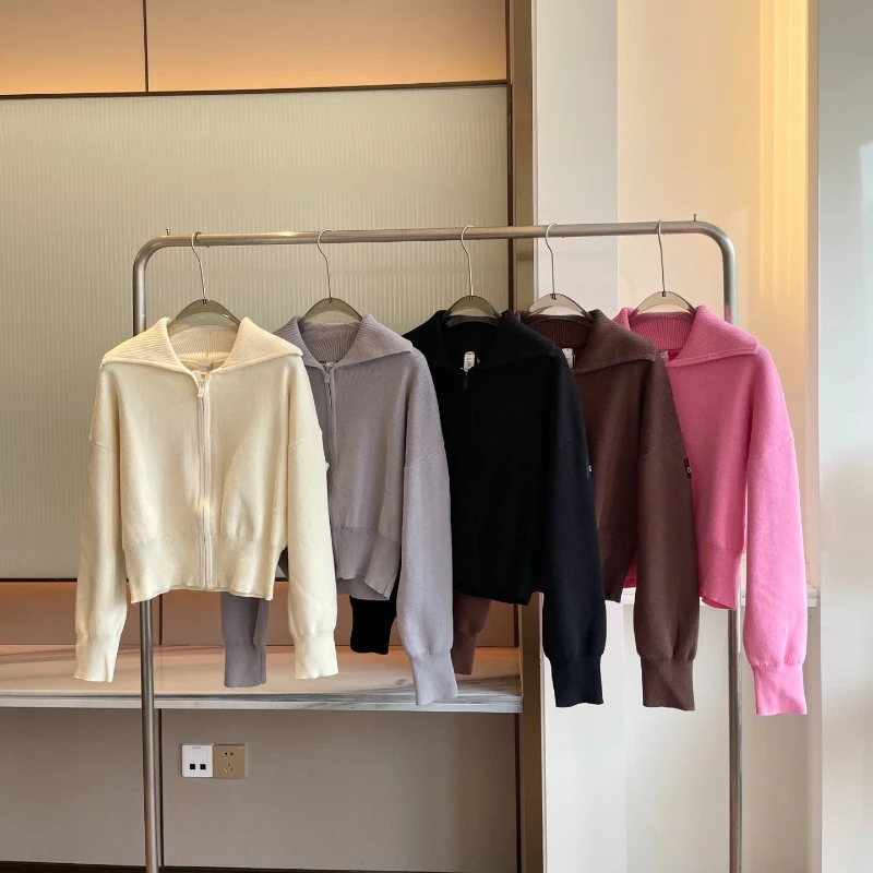 

Корейский укороченный кардиган на молнии с отложным воротником, однотонный, модный, черный, женский, с длинными рукавами, вязаный, укороченный, дышащий, для женщин