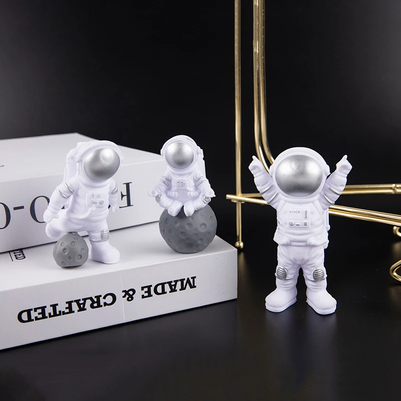 3Pcs Plastic Astronaut Figure Statue Figurine Spaceman Sculpture Educational Toy Desktop Home Decoration Astronaut Model Gift