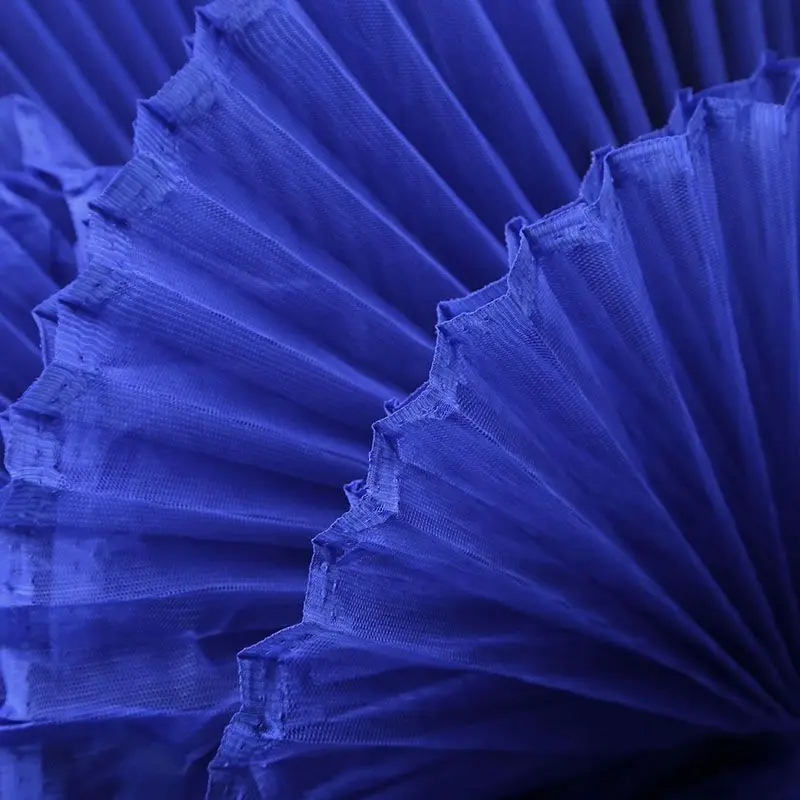 Tessuto di design pieghettato di grande marca al metro, tessuto di Organza rigido per cucire abiti di moda materiale di decorazione di sfondo fai da