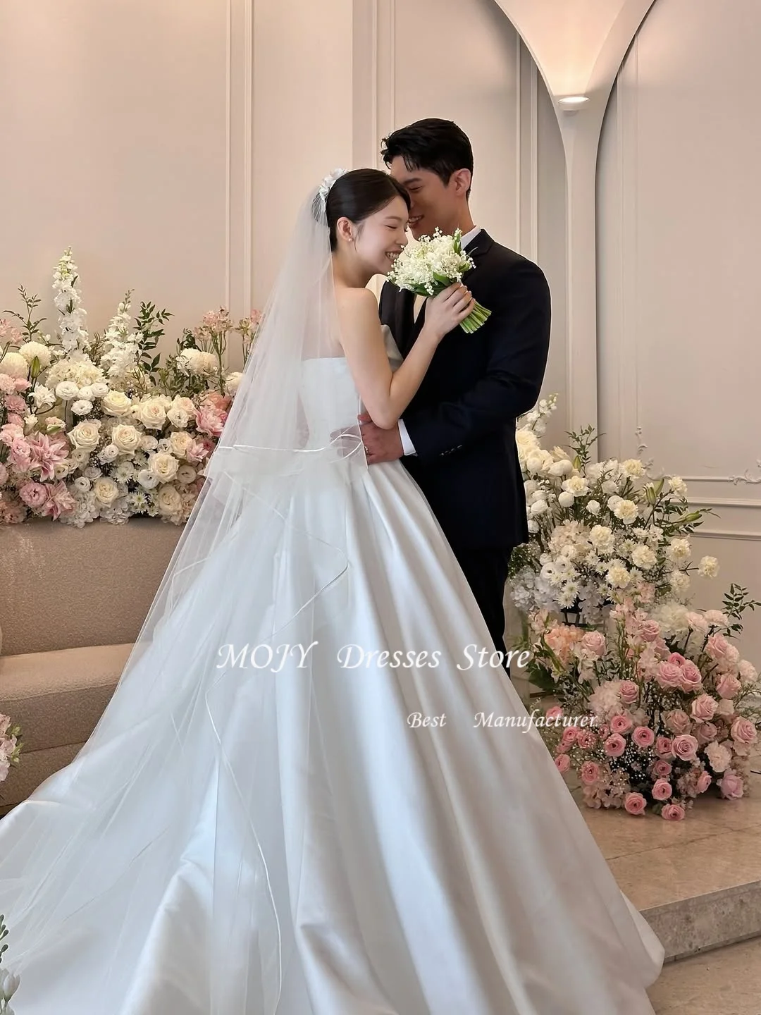 

Mojy Элегантные атласные корейские свадебные платья без бретелек на заказ Свадебные платья для фотосессии на шнуровке длиной до пола