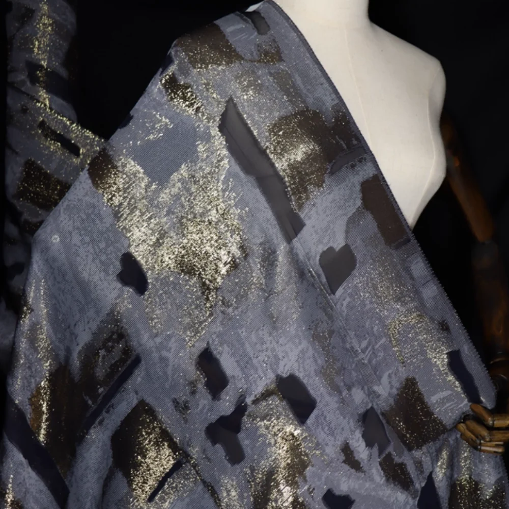 現代的な抽象的な高級通気性のある光沢のあるシルク麻メタリックジャカード生地、女性の素晴らしいパーティードレス用