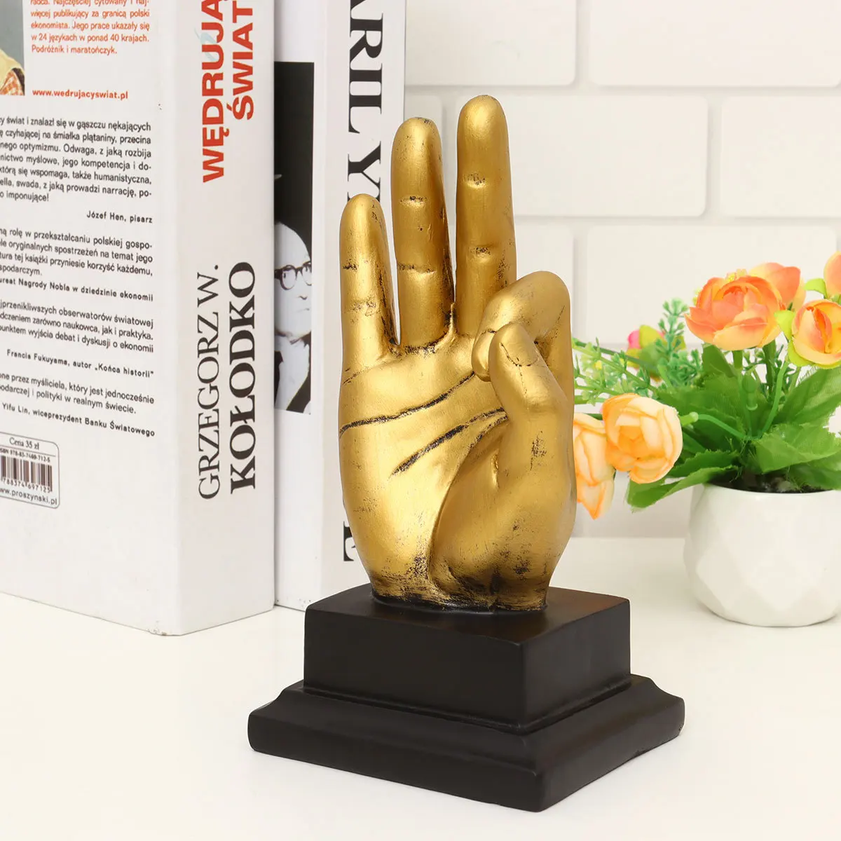 

1Pcs Premium Resin Success Hand Gesture Sculpture Style Ok Signal Ornament Room Decor American Style Sculpture
