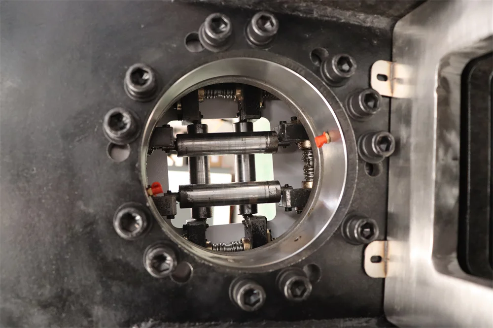 Raytu 6 m 1500W 2000W 3000W CNC أنبوب معدني الأنابيب Raycus IPG MAX قاطع الألياف للمعادن الصلب أنابيب مستديرة ومربعة