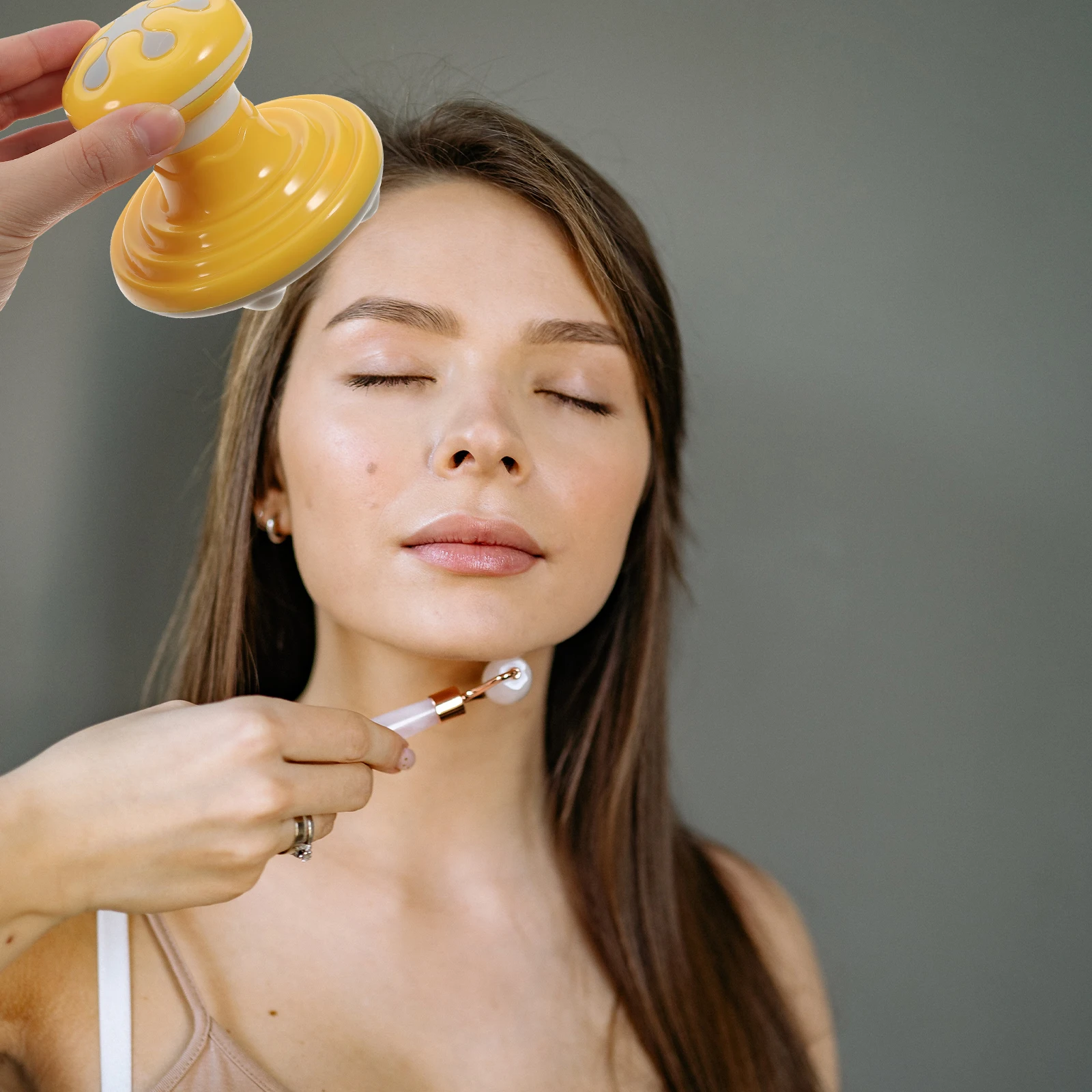 

Mini Electric Face Slimming Massager Lightweight Hand-Held Design with USB Charging Powered for Neck Shoulder Back Hands