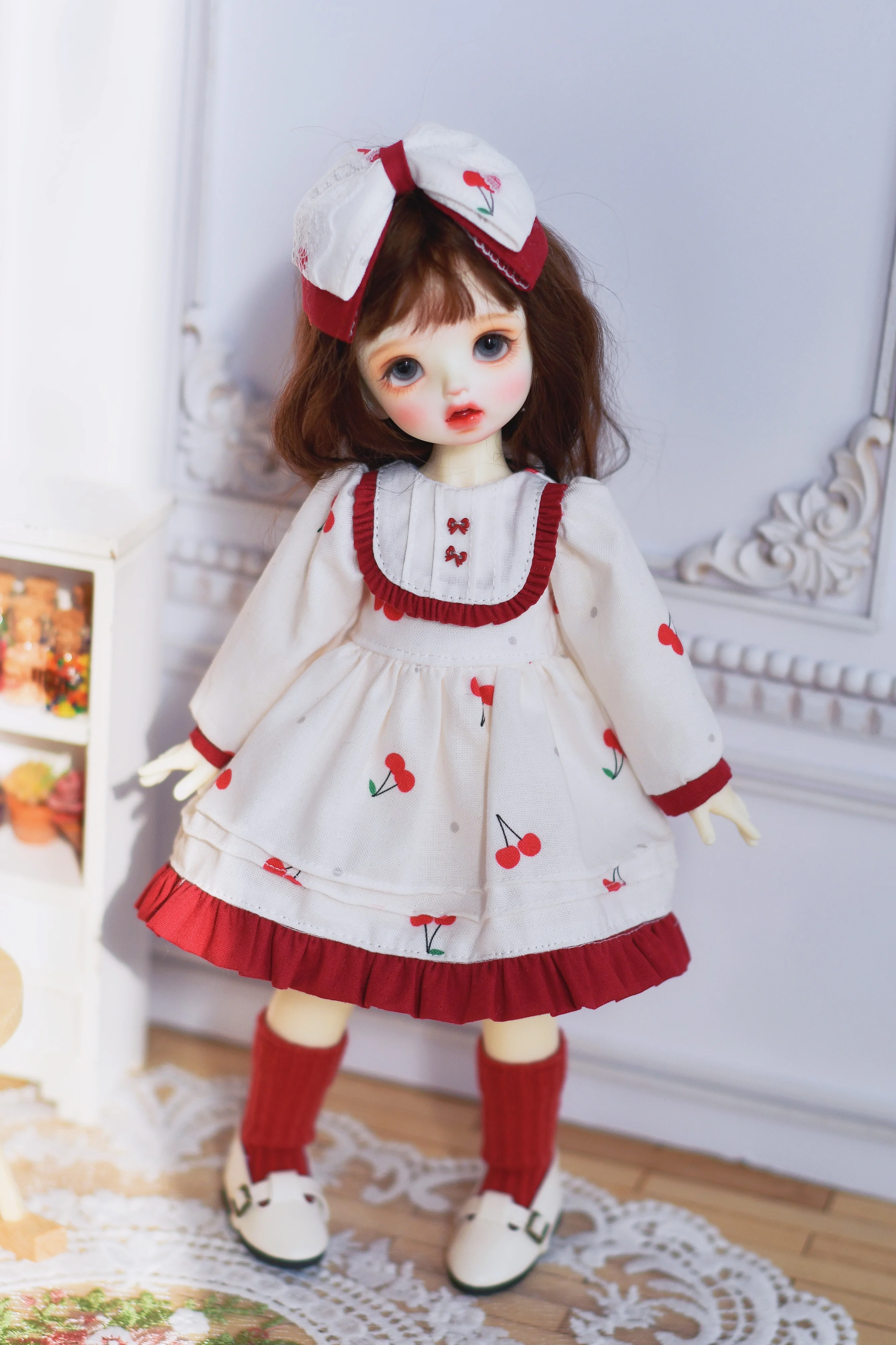 

Bjd doll blythe dress Cherry pleated skirt white red 30cm toy cloth (Fit for Pullip,Ob24,,Azone,Licca,ICY, JerryB, 1/6 Doll Acce