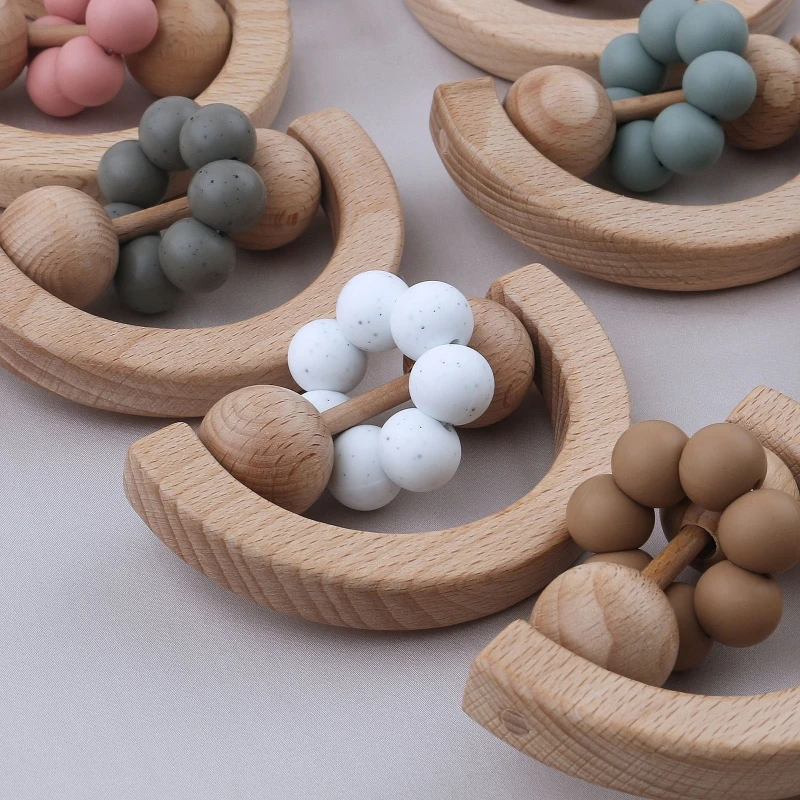 1pc BPA Free Silicone Baby Teether Heart Shape Baby Wooden Ring Bracelets Silicone Beads Newborn Rodent Molar Teething Rattle