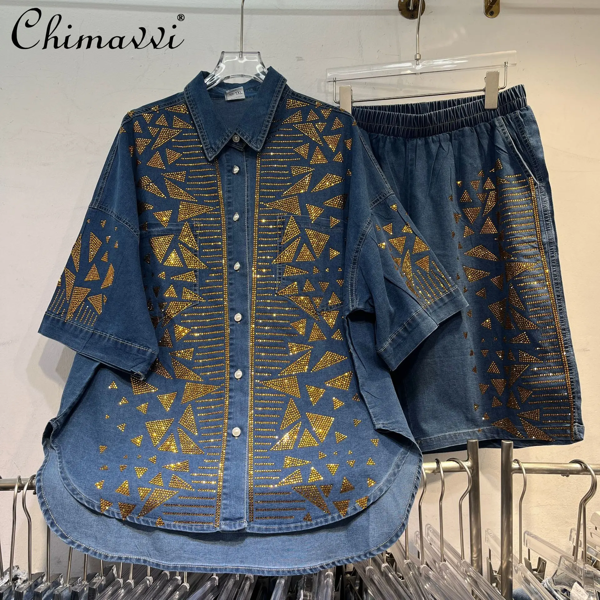 

Fashion Heavy Industry Geometric Gold Diamond Single-Breasted Denim Shirt Straight Elastic Waist Shorts Two-Piece Set Women