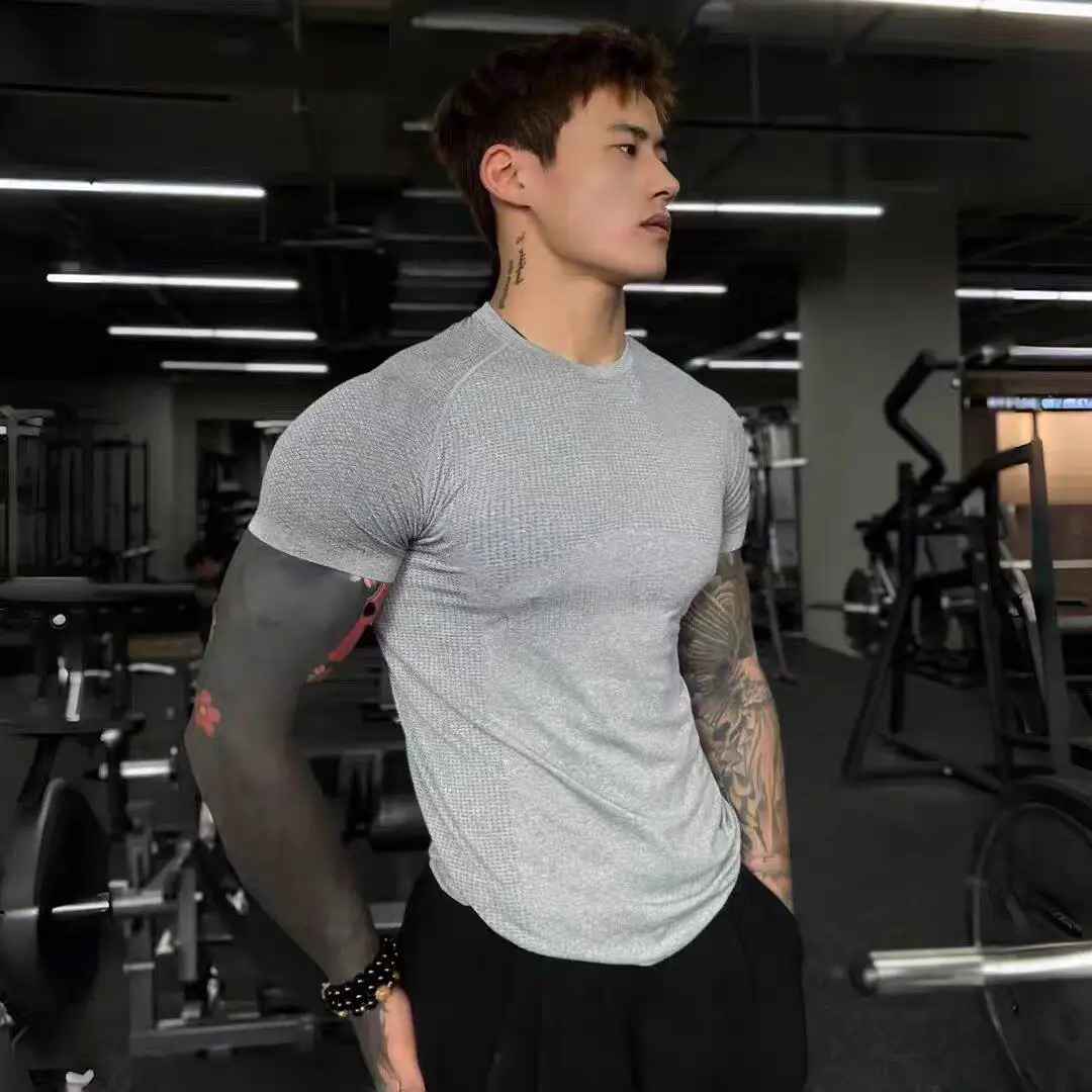 Schnelltrocknendes Fitness-T-Shirt für Herren, Slim-Fit-Muskel-Gym-T-Shirt, dehnbares Kompressions-Top für den Sporttraining – Detail 10