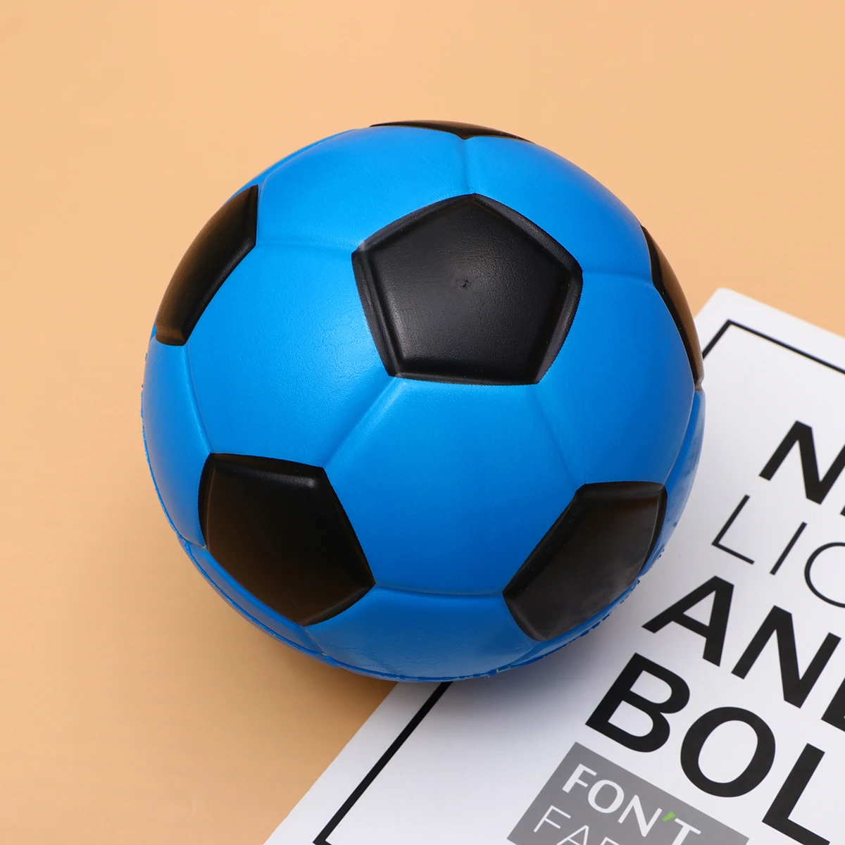 ฟองน้ําแข็งฟุตบอลกีฬาลูกของเล่นเด็กฟุตบอลคริสต์มาส PU เด็กวัยหัดเดินสําหรับเด็กวัยหัดเดิน