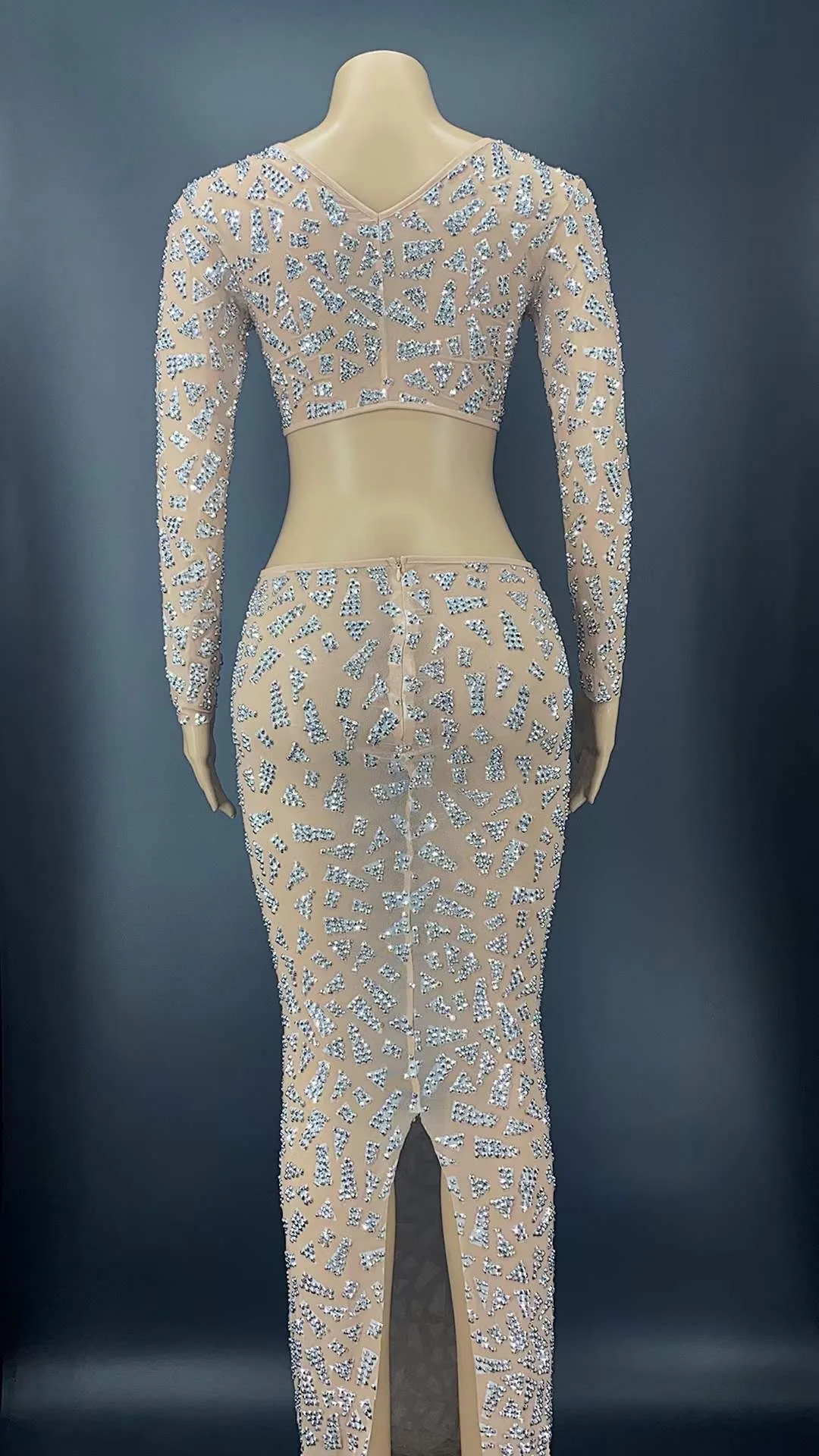 Vestido de strass brilhante nu feminino, profundo com decote em v, oco, roupas do clube de festa, espetáculo do palco, trajes do cantor, noite veste