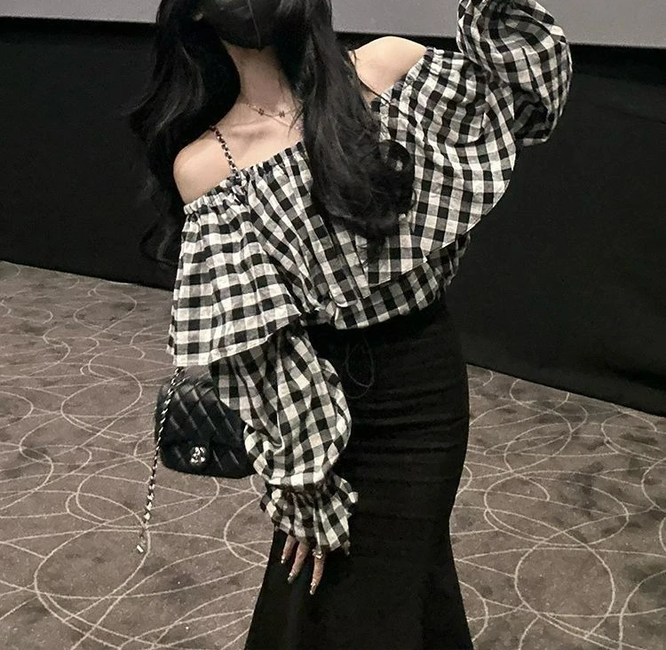 

2026 Spring and Autumn Women's New Retro Plaid One-word Shoulder Long-sleeved Top and Split Harpoon Tail Skirt Two-piece Set