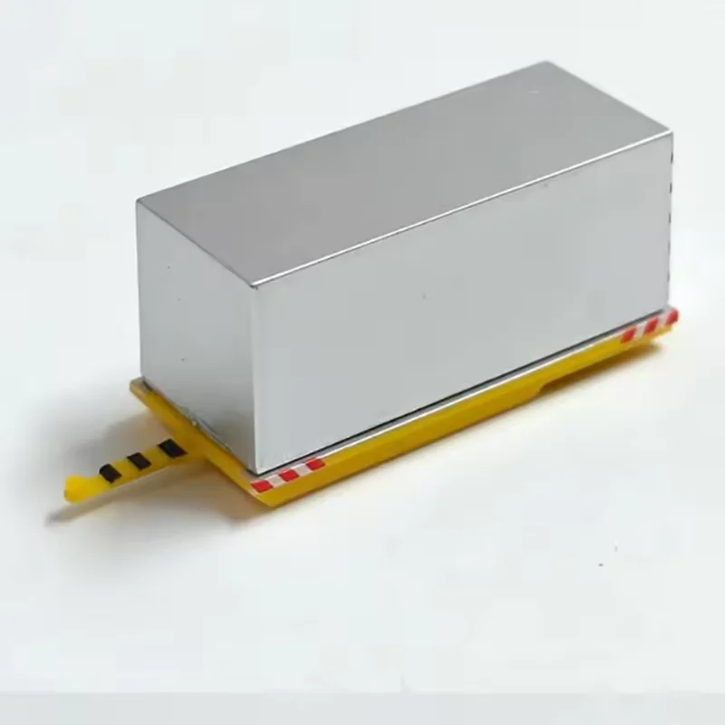 هيربا 1:200 مقياس 557825 المطار الأرض التعامل مع الحاويات مقطورة نموذج مجموعة ثابتة زينت عطلة اللعب هدية تذكارية