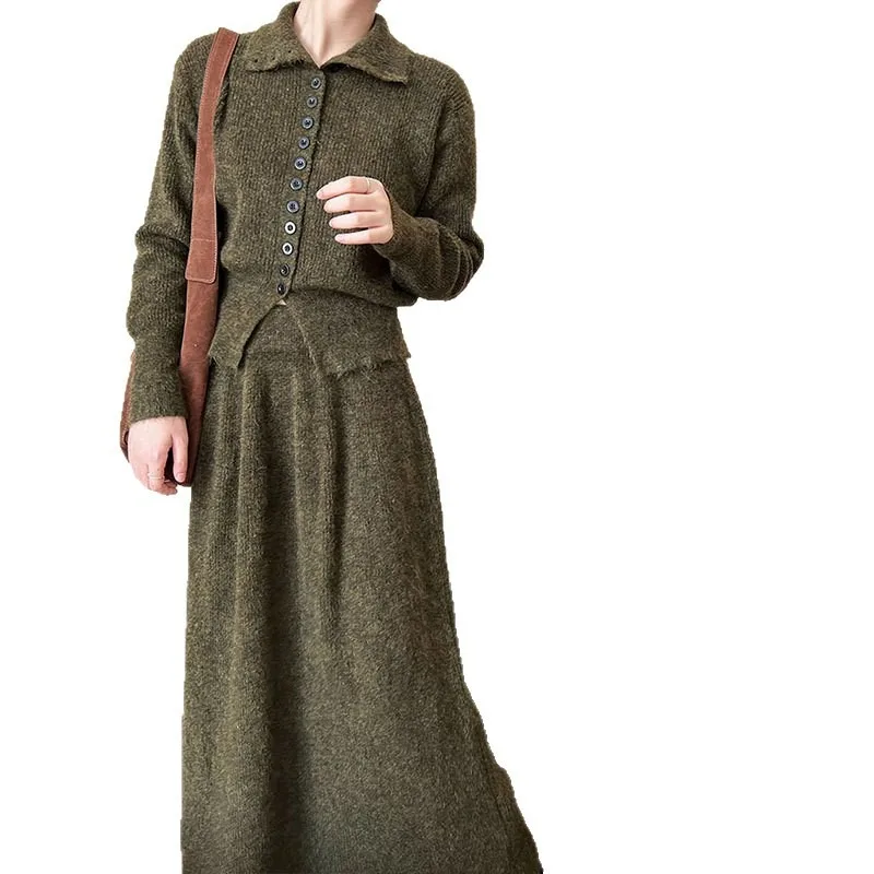 ชุดเซ็ตเสื้อผ้าขนสัตว์สไตล์เรโทรสุดชิคและใส่สบายสำหรับผู้หญิง  คอลเลคชั่นฤดูใบไม้ร่วงและฤดูหนาว  เสื้อโค้ทกระดุมแถวเดียวพร้อมกระโปรง  ชุดสองชิ้น