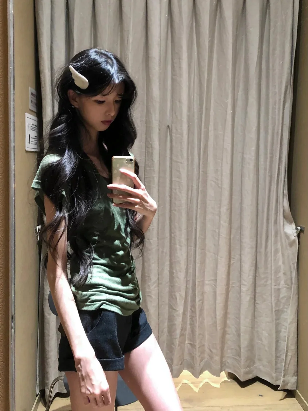 Retro Korean V-Neck Short Sleeve T-Shirt Women's Slim Fit Fashionable Summer Top High Sensation Commute Style Universal Size