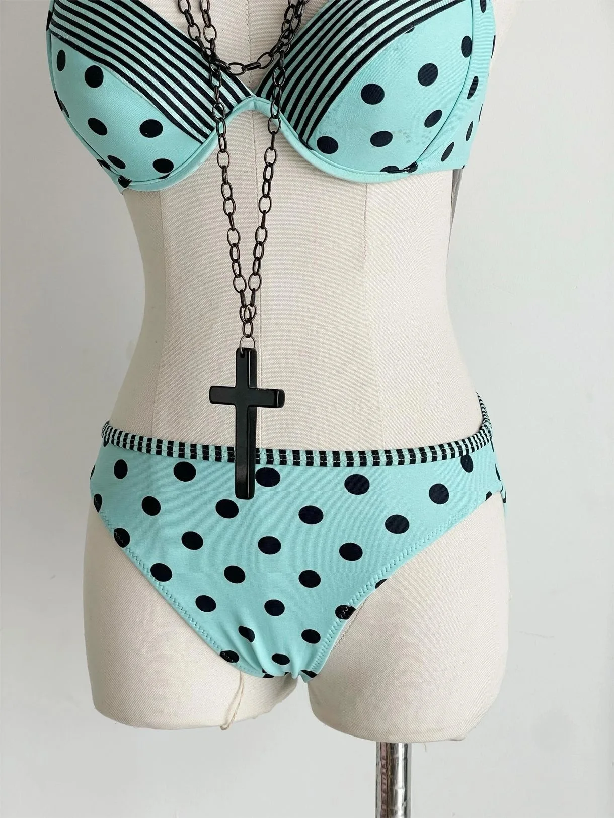 2026 Neuer Y2K Süßer, cooler mintgrüner Wellenpunkt-Bikini mit hängendem Hals und geteiltem Badeanzug, 3-teiliges Set mit Kuchenrock für Damen – Detail 5