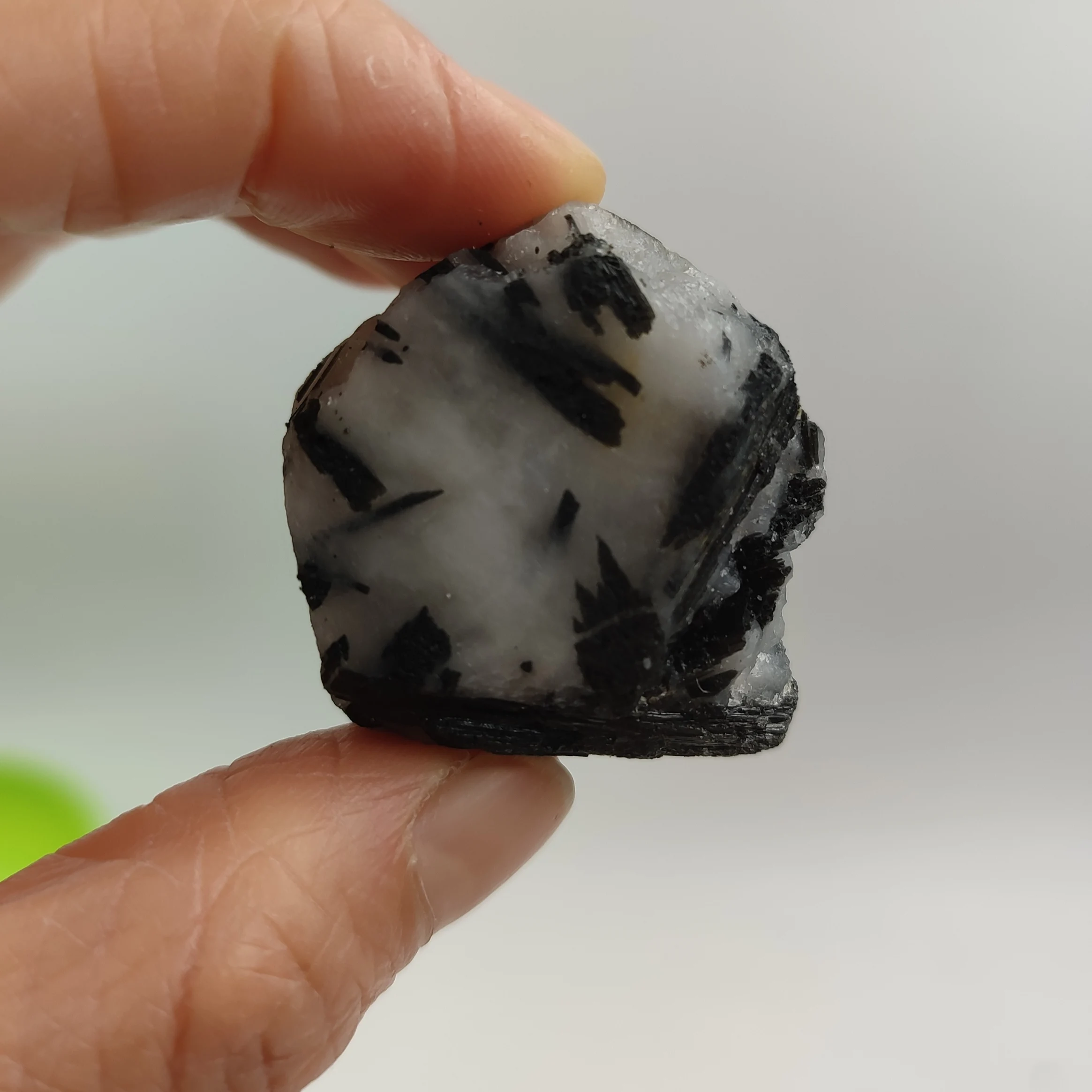 1pc Natural Black Tourmaline Crystal Quartz Raw Stones Reiki Healing Gemstone Mineral Specimen Home Decoration Chakra Collection