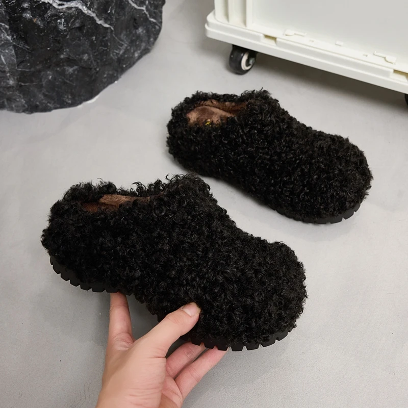 

Women's Slippers Platform 2026 New Thick-soled Slip-on Fleece Slippers Women Comfortable Plus-size Women's Shoes For Winter