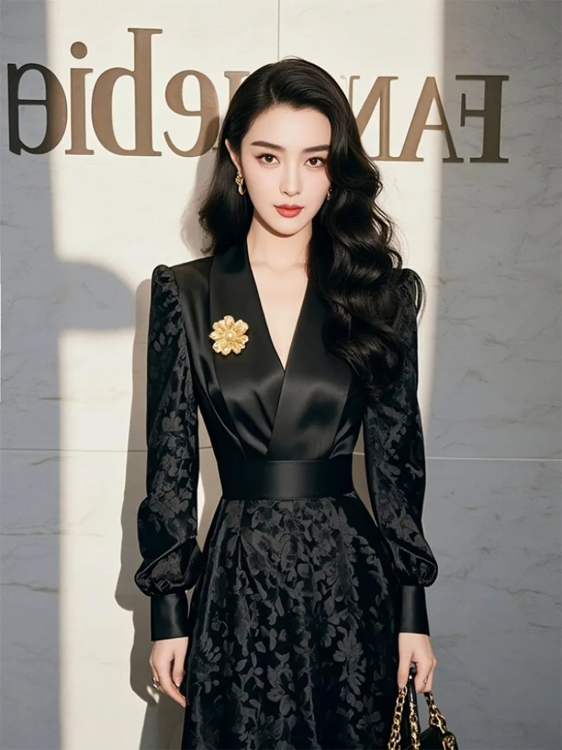 Nieuwe High End Franse Gedrukt Zwarte Jurk Vrouwen Elegante Slanke Taille Print V-hals Bladerdeeg Lange Mouw A-lijn Feestjurken vestidos