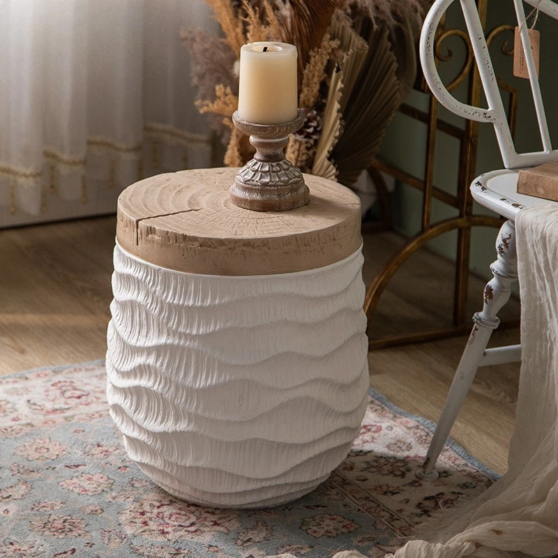 

Creative coffee table balcony modern simple personality bedside table black and white living room side vase