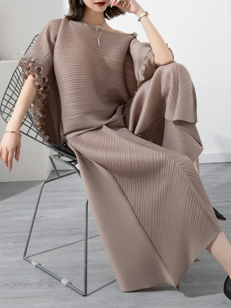 GVUW Pleated Two Piece Sets Women Loose Solid Color Batwing Sleeve Top Elastic Waist Wide Leg Pants Female 2024 Autumn 17J0250