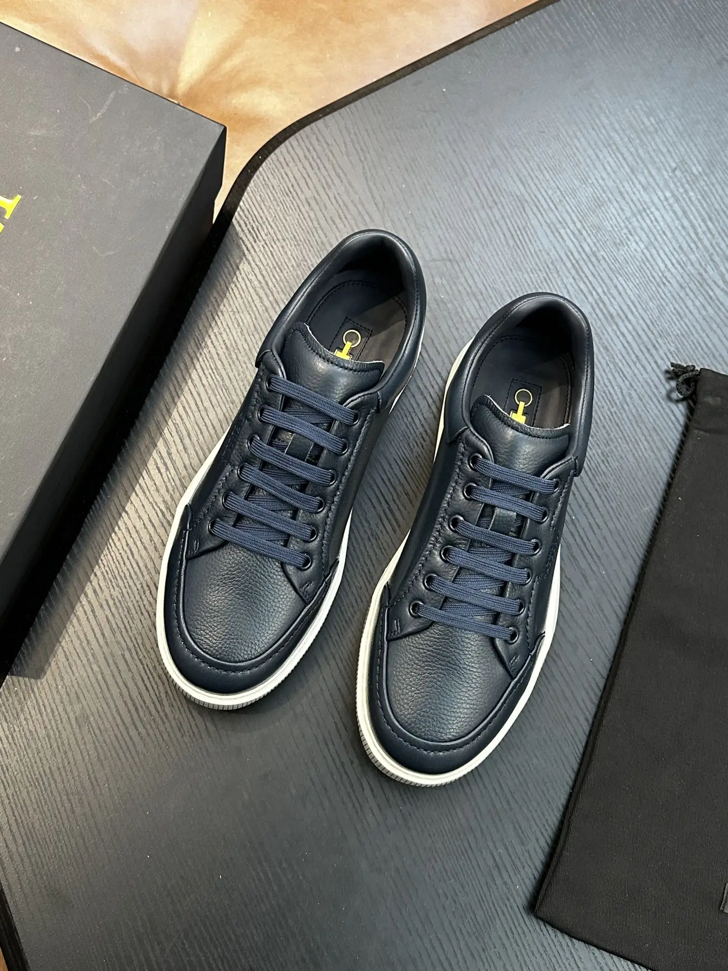 

OECHSLI Shoes Cowhide Sneakers 2026 new soft comfortable fashion genuine leather soft quality Men‘s European big size 38-46